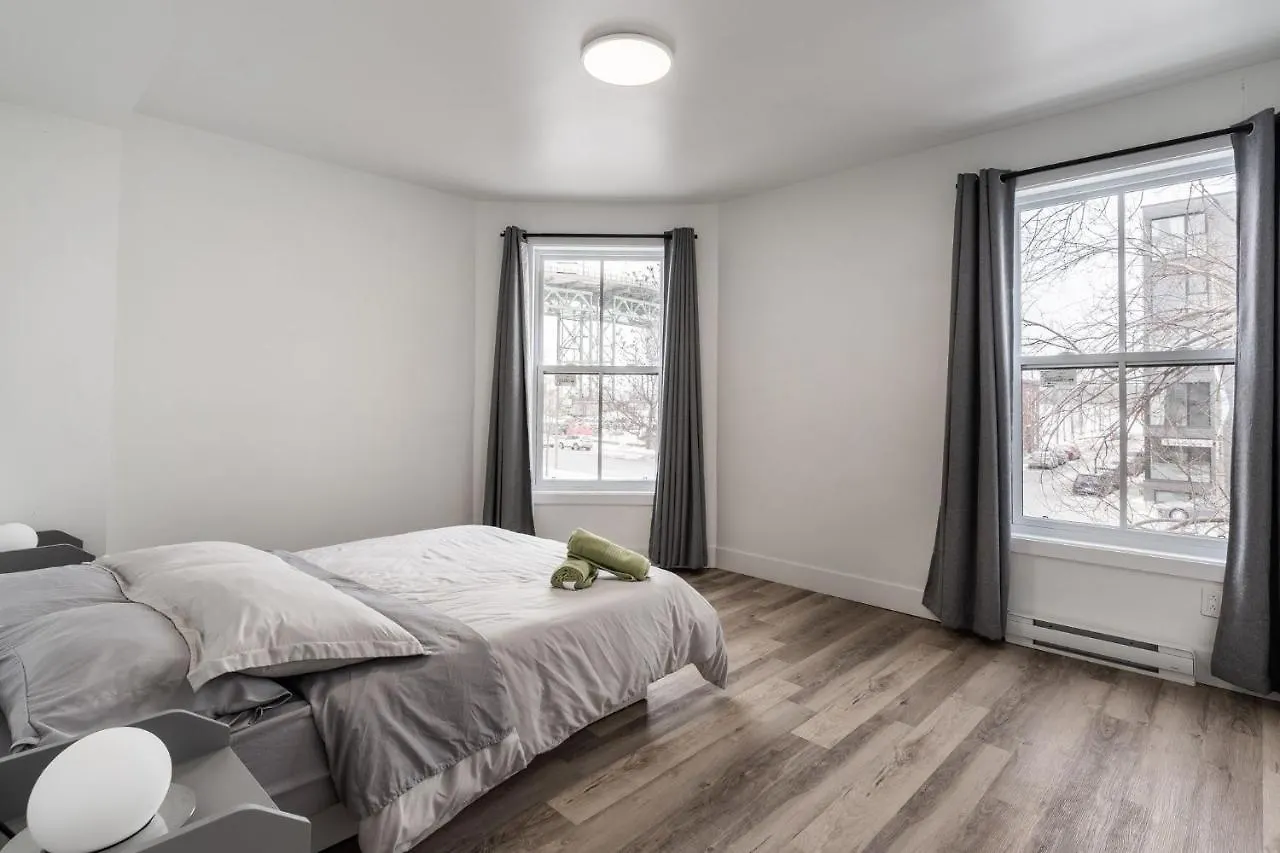 Spacious Three Bedrooms Apartment 01 Montreal